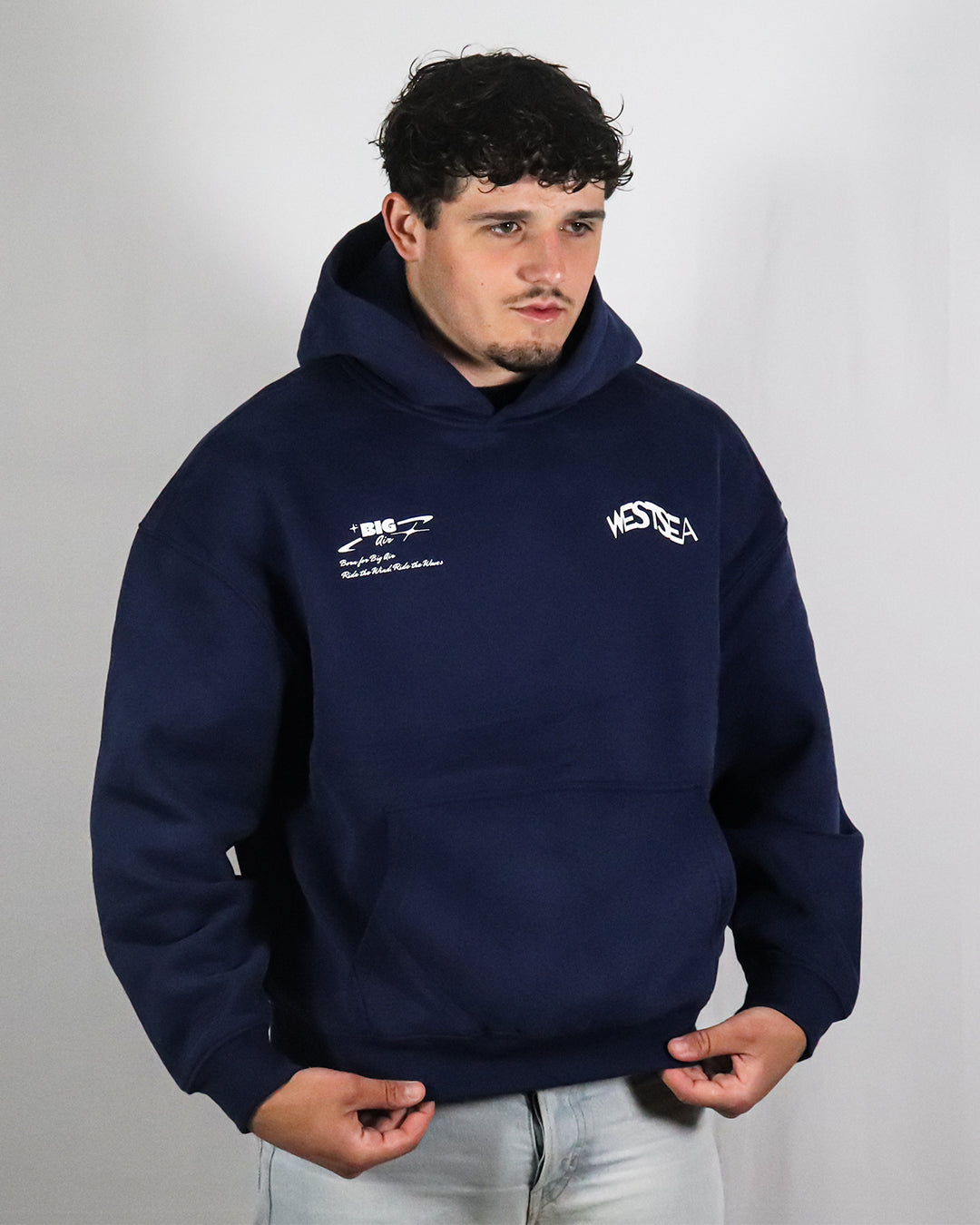 Homme portant un sweat de surf Westsea Bleu